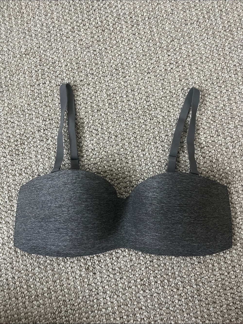 Uniqlo Wireless Strapless Grey Bra